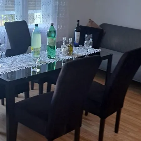 Διαμέρισμα Marko *